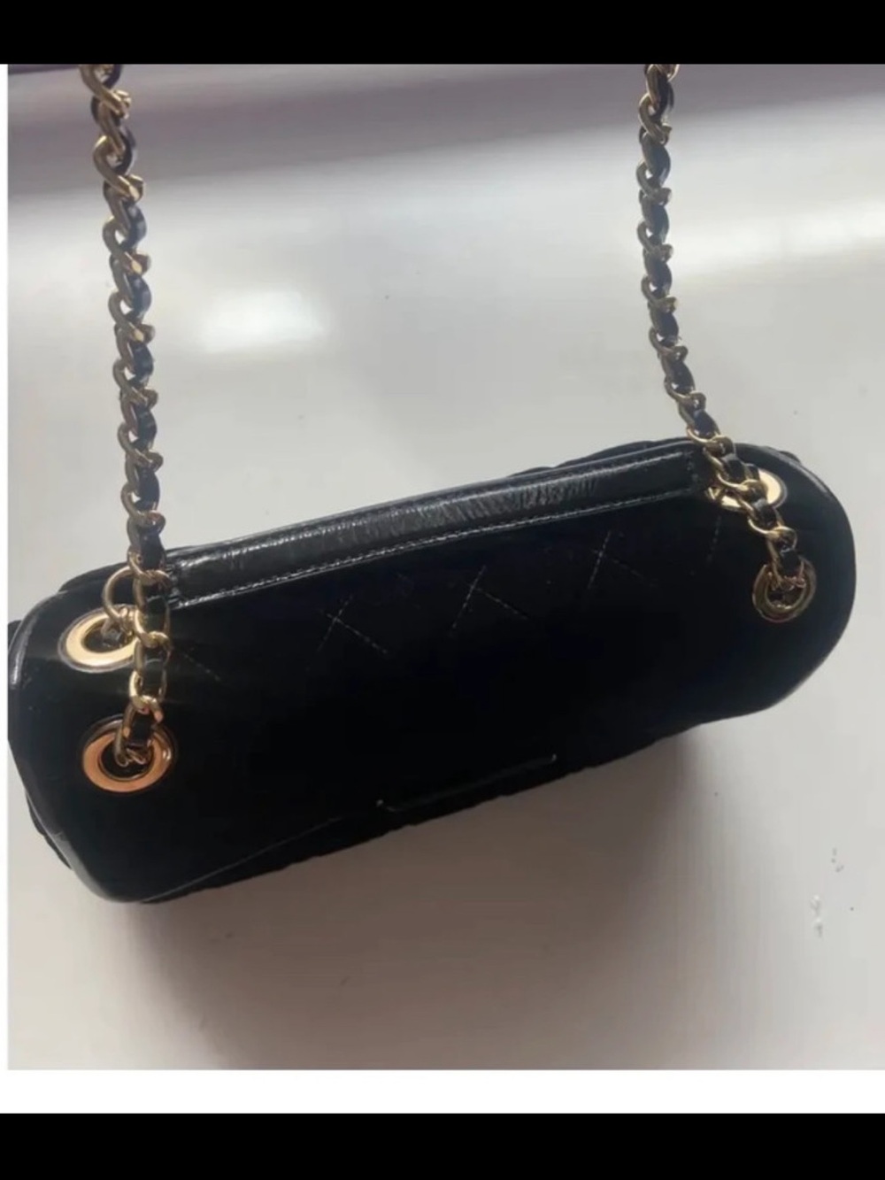 Michael Kors Black Quilted Shoulder Bag with Gold Chain - Picture 2 of 3